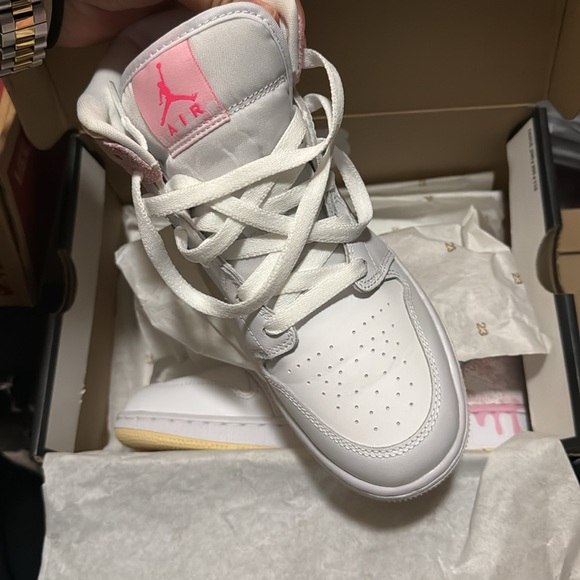 Nike 5.5 Youth Air Jordan 1 MID - Picture 4 of 7